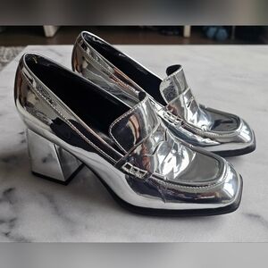 Nine West Zest Heeled Loafers × 16.5 / M / Silver Mirror Metallic
